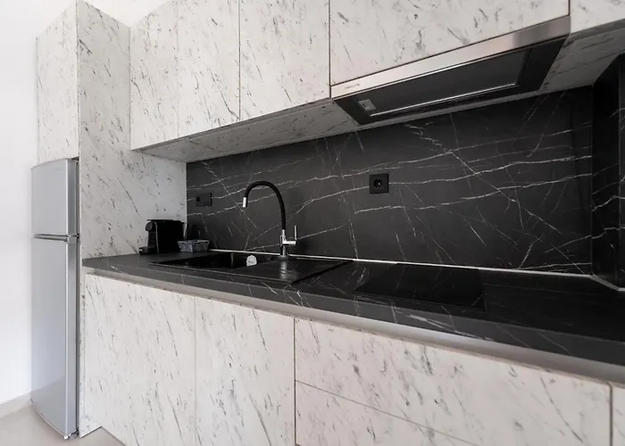 Square View Apartamento Flogita