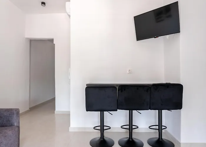 Square View Apartamento Flogita